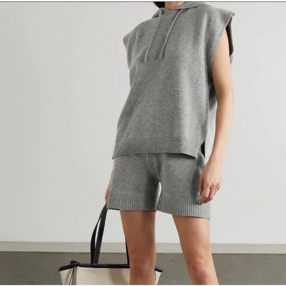 The Frankie Shop Juno sleeveless sweater with hood Small
